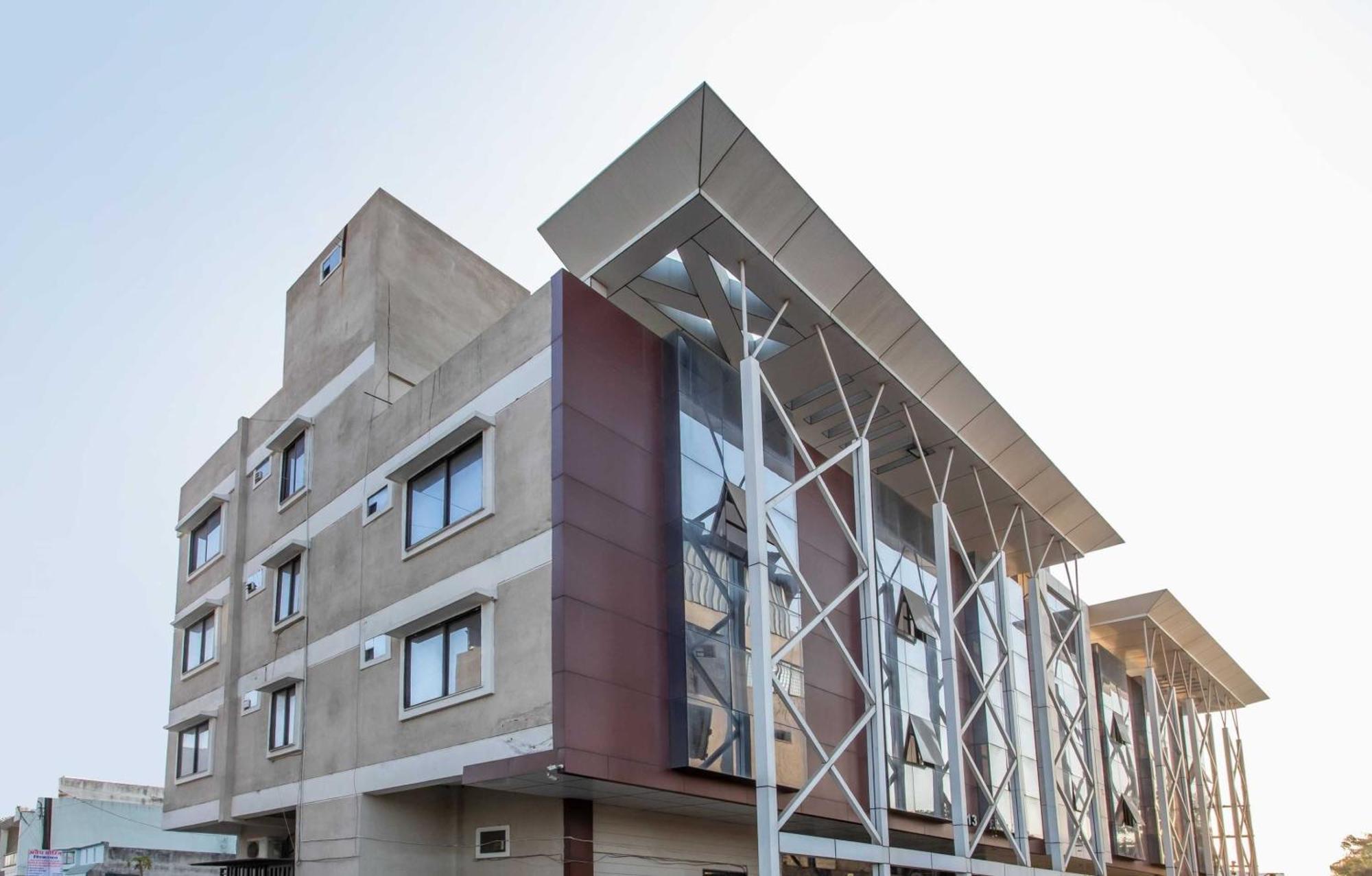 Capital O Swan Paradise Indore Exterior photo
