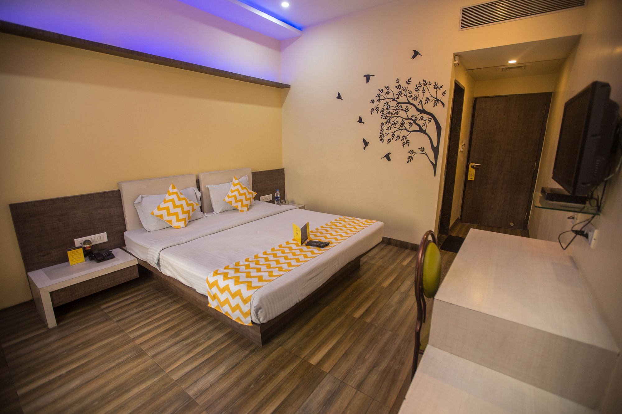 Capital O Swan Paradise Indore Exterior photo